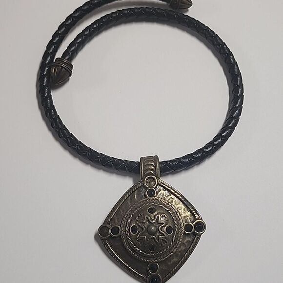 Choker Necklace with Pendant - Picture 1 of 5